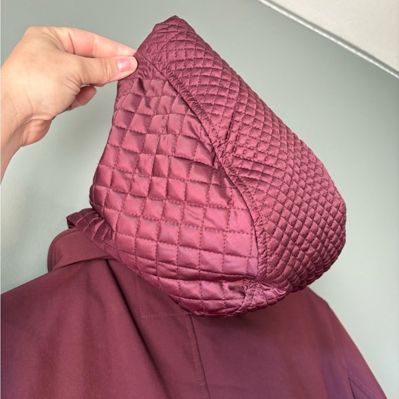 Liz Claiborne, size L, Women’s Burgundy Puffer Jacket, waffle hood and elbow - Picture 9 of 10